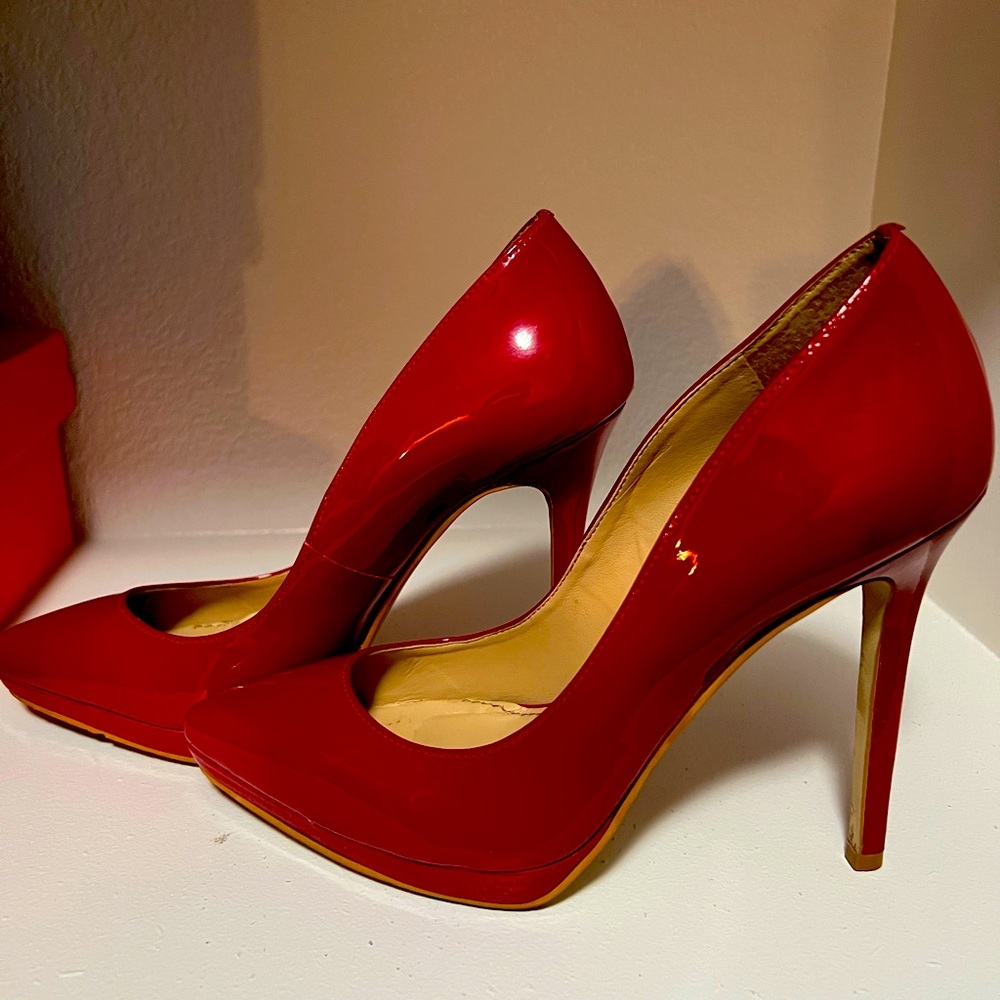 Report Signature Red Leather pumps